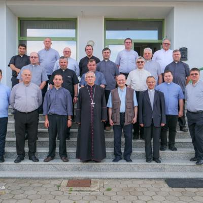 6-10 iunie: Traian: Zile de reculegere pentru a treia serie de preoţi, la Centrul "Gaudium et Spes"