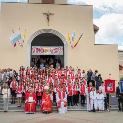 22 mai: Piatra Neamţ: Administrarea Mirului în Parohia "Sfânta Tereza a Pruncului Isus"
