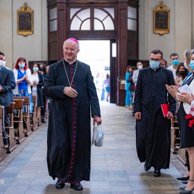 15 mai: Torino: Conferirea sacramentului Mirului prin impunerea mâinilor ÎPS Aurel Percă în comunitatea catolică românească
