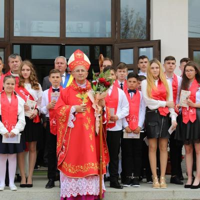 14 mai: Tărâţa: Administrarea Sfântului Mir