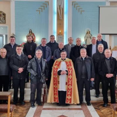 27 aprilie: Mirceşti: Rugăciune şi comuniune preoţească