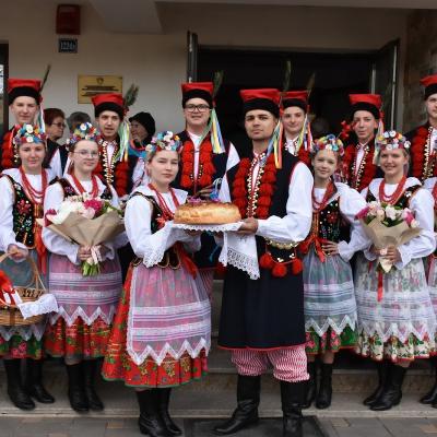 25 aprilie: Soloneţu Nou: Împărţirea oului sfinţit