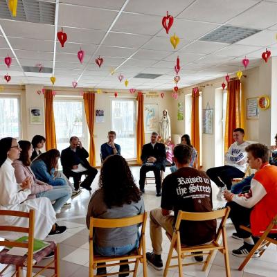 20-22 aprilie: Barticeşti: "Te-am iubit cu o iubire veşnică". Zile de reculegere pentru tineri