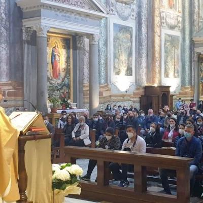 16 aprilie: Roma: PS Benoni Ambăruş transmite primul "Cristos a înviat" în mijlocul comunităţii române de la San Vitale