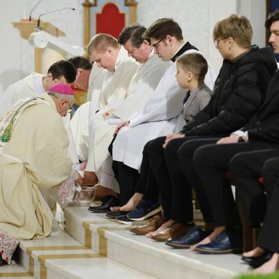 14 aprilie: Iaşi (catedrală): Liturghia Cinei Domnului