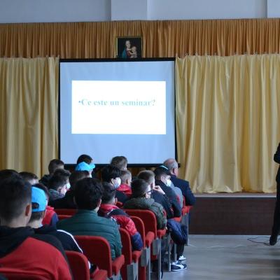 2 aprilie: Bacău: Zi vocaţională "Învăţătorule, ce trebuie să fac?", la Seminarul Mic