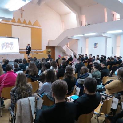 19 februarie: Iaşi: Ziua Socială pentru Studenţi şi Balul Bobocilor