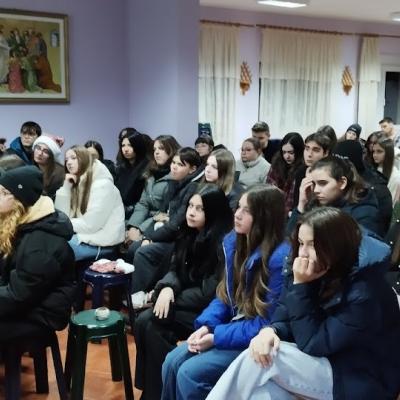 5 decembrie: Roman: Tinerii şi voluntariatul, "creioane simple" în familia lui Dumnezeu