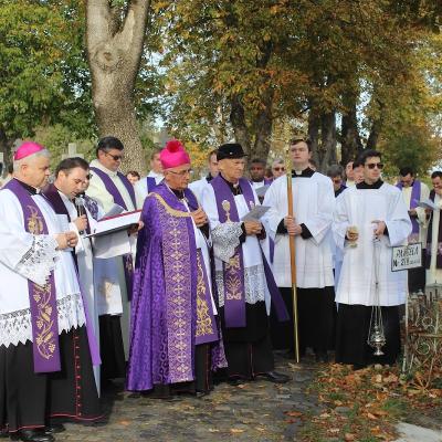 2 noiembrie: Iaşi: Pomenirea Tuturor Credincioşilor Răposaţi la Cimitirul Eternitatea