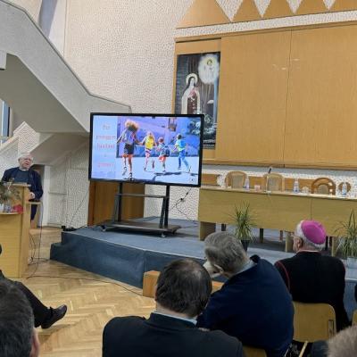 25-27 octombrie: Iaşi, Roman şi Bacău: Cursuri de formare pentru preoţii din Dieceza de Iaşi despre protejarea minorilor şi a persoanelor vulnerabile