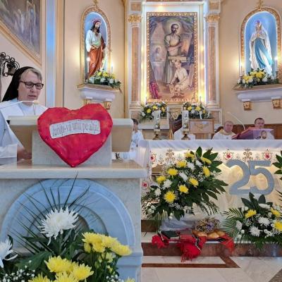 24 septembrie: Barticeşti: Jubileu de 25 de ani de viaţă consacrată în Congregaţia "Slujitoarele Iubirii Milostive"