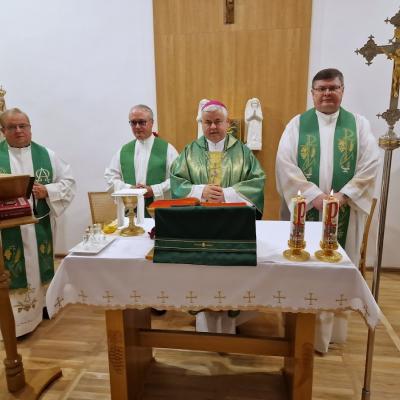 22 septembrie: Iaşi: Promoţia 1992, întâlnire colegială cu PS Petru Sescu