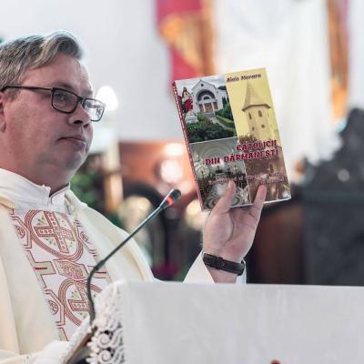 9 septembrie: Dărmăneşti: Sărbătoare aniversară şi lansare de carte. Foto: Ovidiu Bişog