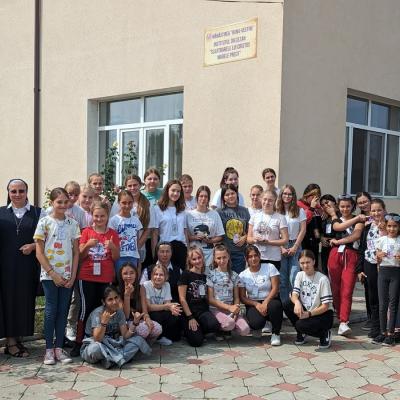 31 august: Baraţi: Întâlnire vocaţională pentru tinere, cu Slujitoarele lui Cristos, Marele Preot