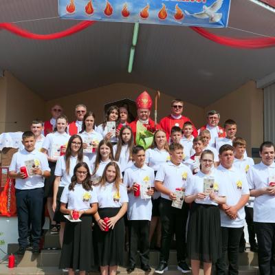 19 august: Mogoşeşti-Siret: Administrarea Mirului şi binecuvântarea noii case parohiale