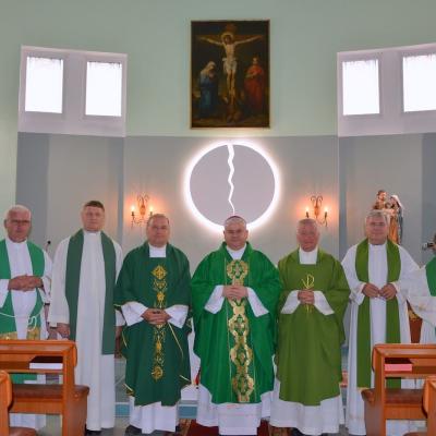 27 iulie: Traian: Întâlnirea preoţilor din promoţia Anului Marian 1988 cu episcopul auxiliar Petru Sescu
