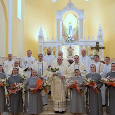 28 iunie: Hălăuceşti: Jubileul de 25 de ani de profesiune călugărească în Familia Surorilor Franciscane Misionare de Assisi