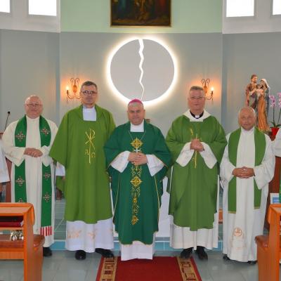 27 iunie: Traian: Întâlnirea preoţilor din generaţia 1996 cu episcopul auxiliar Petru Sescu
