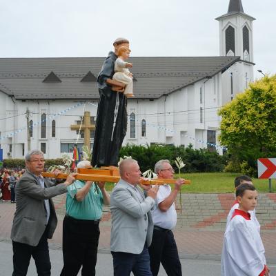 13 iunie: Iaşi: Sărbătoarea hramului Parohiei "Sfântul Anton de Padova". Procesiunea