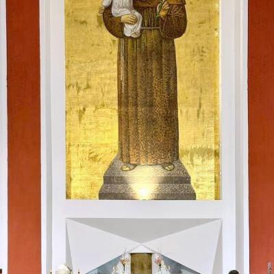 13 iunie: Iaşi: Sărbătoarea hramului Parohiei "Sfântul Anton de Padova". Liturghia. Foto: Simona Vasiliu