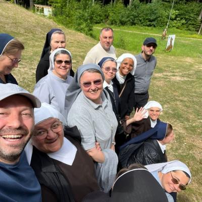 8 iunie: Slănic Moldova: O experienţă intercongregaţională unică