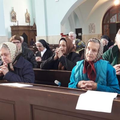 Oţeleni: Bătrânul în centrul carităţii noastre - Surorile Maestre ale Sfintei Doroteea "Fiicele Sfintelor Inimi"
