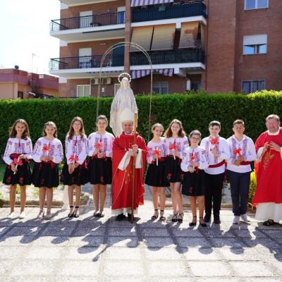 7 mai: Ladispoli (Italia): Administrarea sacramentului Mirului în comunitatea catolică română