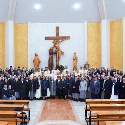 29 aprilie: Roman: Întâlnirea anuală de formare a persoanelor consacrate din Dieceza de Iaşi