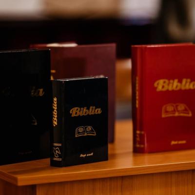 29 aprilie: 10 ani de la traducerea Bibliei catolice în limba română: eveniment cultural, interconfesional şi liturgic la Episcopia din Iaşi. Foto: Paul Dumea