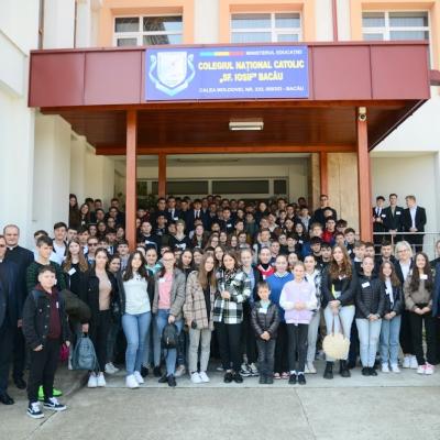 22 aprilie: Bacău: Ziua porţilor deschise la Colegiul Naţional Catolic "Sfântul Iosif"