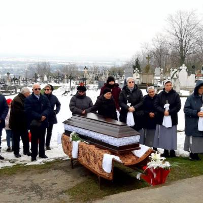 7 aprilie: Baraţi: Funeraliile sorei Tereza Faraoanu, SFMA
