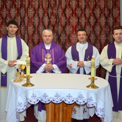 23 februarie: Traian: PS Petru Sescu împreună cu preoţii din promoţia 2015