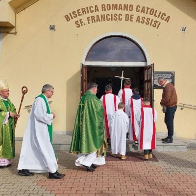 17-19 februarie: Vizită pastorală a PS Iosif Păuleţ în Parohia "Sfântul Francisc din Assisi" din Bacău-Izvoare