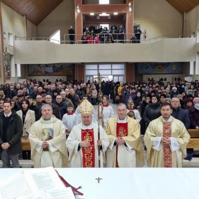 8 ianuarie: Roman: Mulţumire şi recunoştinţă în Parohia "Fericitul Ieremia"