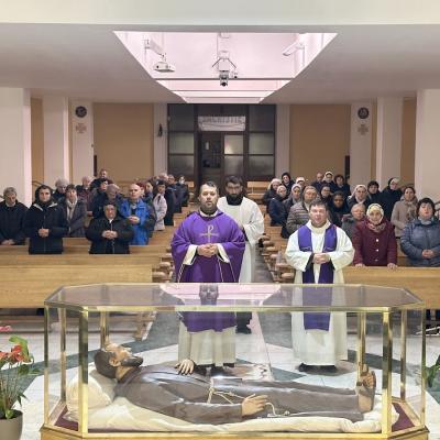 21 decembrie: Oneşti: Zi de reculegere la sanctuar ca pregătire pentru solemnitatea Naşterii Domnului