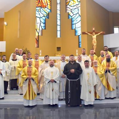29 septembrie: Oneşti: Profesiune solemnă şi jubileu de 25 de ani de viaţă consacrată