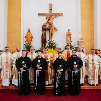 1 septembrie: Roman: Profesiune perpetuă în Ordinul Fraţilor Minori Conventuali. Foto: Alexandru Pitiruti