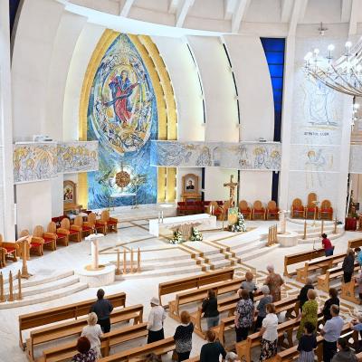 6 august: Iaşi: Sărbătoarea Schimbarea la Faţă a Domnului şi împlinirea a 5 ani de la hirotonirea episcopală a Mons. Iosif Păuleţ în Catedrala "Sfânta Fecioară Maria, Regină" din Iaşi. Foto: Ovidiu Bişog