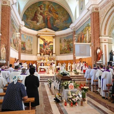6 iulie: Săbăoani: Funeraliile părintelui Isidor Mărtincă/a> 5-7 iulie: Vizită pastorală a PS Iosif Păuleţ în Parohia Baraţi