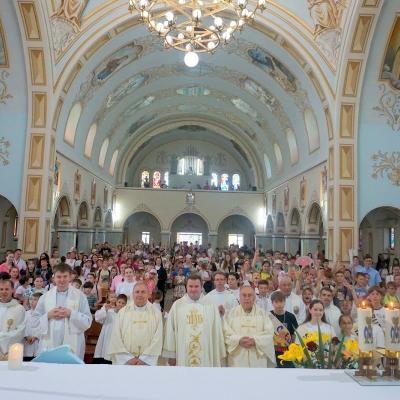 8 iunie: Oţeleni: Sărbătoarea copiilor din Decanatul de Valea Siretului