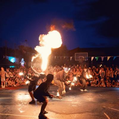 1 iunie: Roman: Festivalul Luminii, ediţia a IV-a