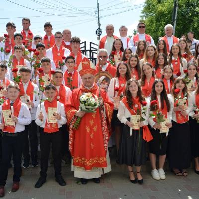 25 mai: Paşcani: Zi de binecuvântare şi de înălţare sufletească. Foto: Alexandru Imbrişcă
