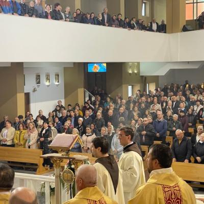 8 mai: Oneşti: Hramul Sanctuarului "Fericitul Ieremia"