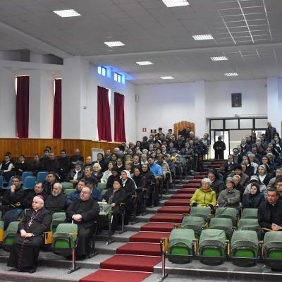 20 aprilie: Roman: Întâlnirea de formare anuală a persoanelor consacrate din Dieceza de Iaşi