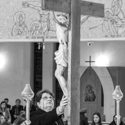 29 martie: Iaşi (catedrală): Celebrarea Pătimirii Domnului. Foto: Ovidiu Bişog