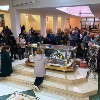 5 martie: Oneşti: Aniversarea naşterii pentru cer a Fericitului Ieremia Valahul