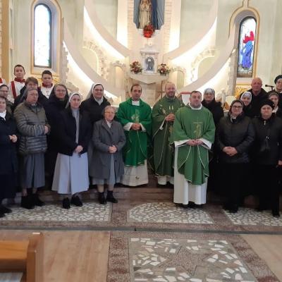 4 februarie: Cireşoaia: Ziua Persoanelor Consacrate - zona Oneşti