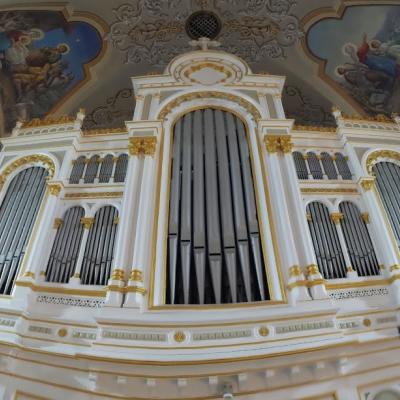 4 februarie: Dublă sărbătoare la Săbăoani: Misiuni populare în Parohia "Sfântul Mihail" şi sfinţirea orgii istorice