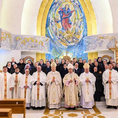 2 februarie: Iaşi: Ziua Persoanelor Consacrate în sărbătoarea Întâmpinării Domnului. Foto: Ovidiu Bişog