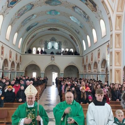 28 ianuarie: Oţeleni: Ziua Domnului înfrumuseţată de prezenţa PS Petru Sescu